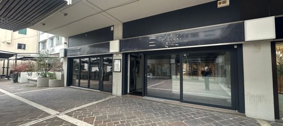 Gewerbliche Immobilie in Padua, Italy 120m², Nr. 159176 2