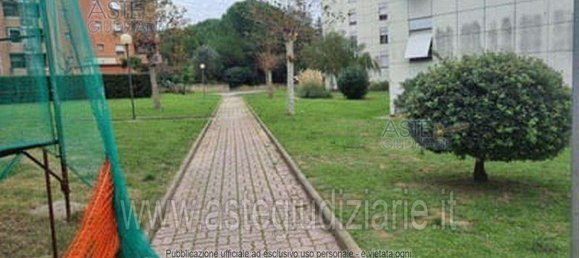 6 rooms Apartment in Livorno, Italy No. 50947 6