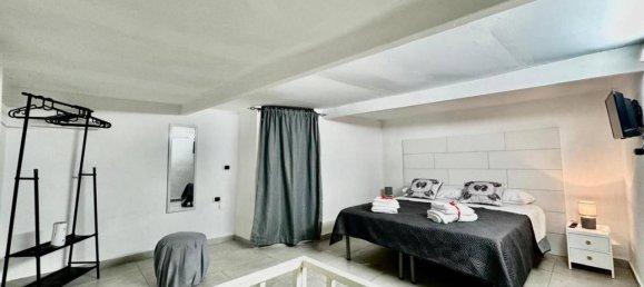 2 rooms Apartment in Naples, Italy No. 33704 11