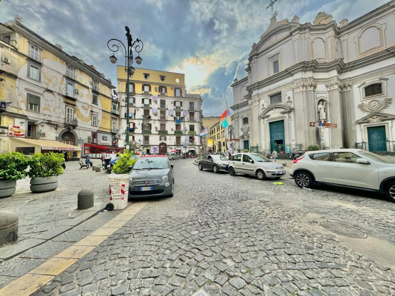 2 rooms Apartment in Naples, Italy No. 33704