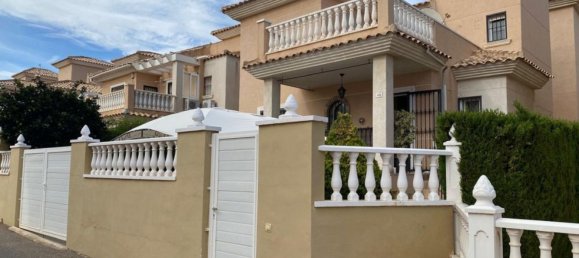 3 bedrooms Villa in Alicante, Spain No. 146813 3