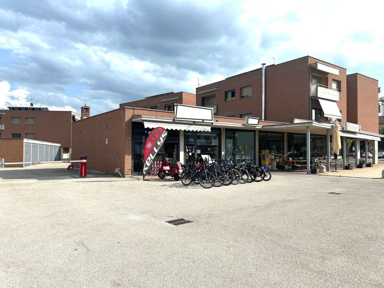 Коммерческая недвижимость 62м² в Гуарене, Италия № 280303