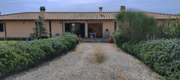 3 bedrooms Castles in Orbetello, Italy No. 55601 11