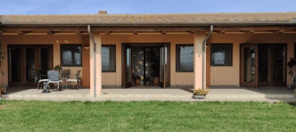 3 bedrooms Castles in Orbetello, Italy No. 55601 12