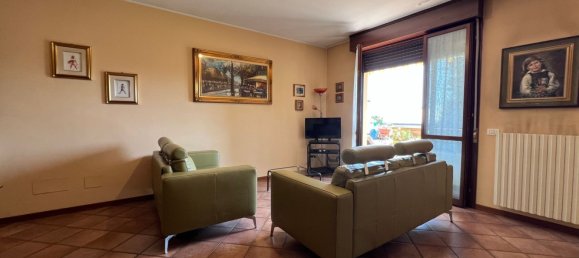 5 bedrooms Apartment in Reggio Emilia, Italy No. 315973 3