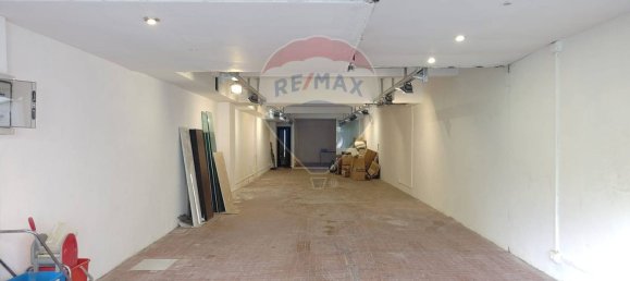 131m² Commercial property in Genoa, Italy No. 362043 3