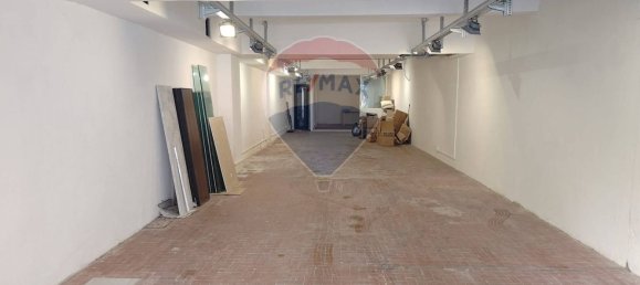 131m² Commercial property in Genoa, Italy No. 362043 4