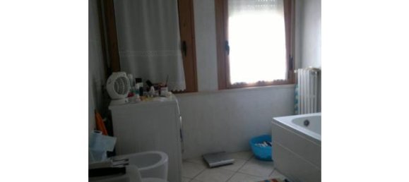 2 bedrooms Apartment in Orte, Italy No. 253685 2