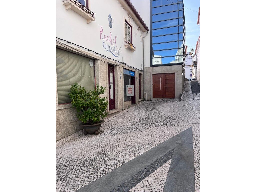 9 bedrooms Building in Abrantes, Portugal No. 192154