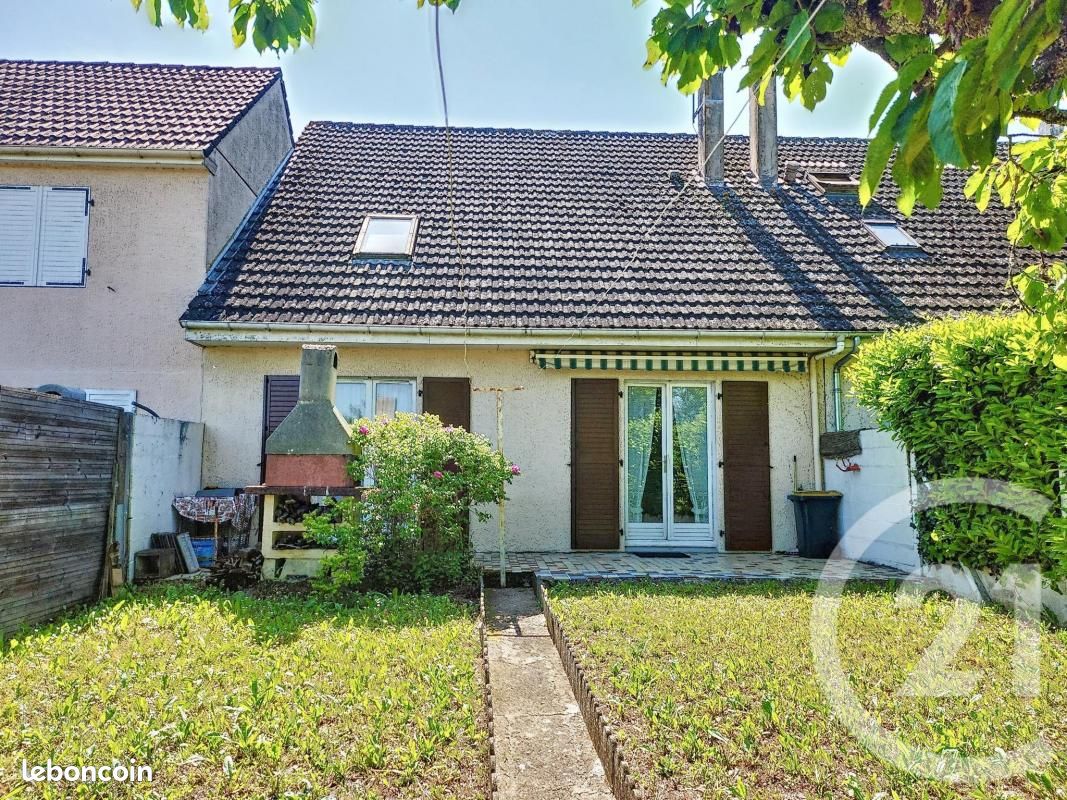 3 chambres Maison à Saint-Ay, France No. 89254