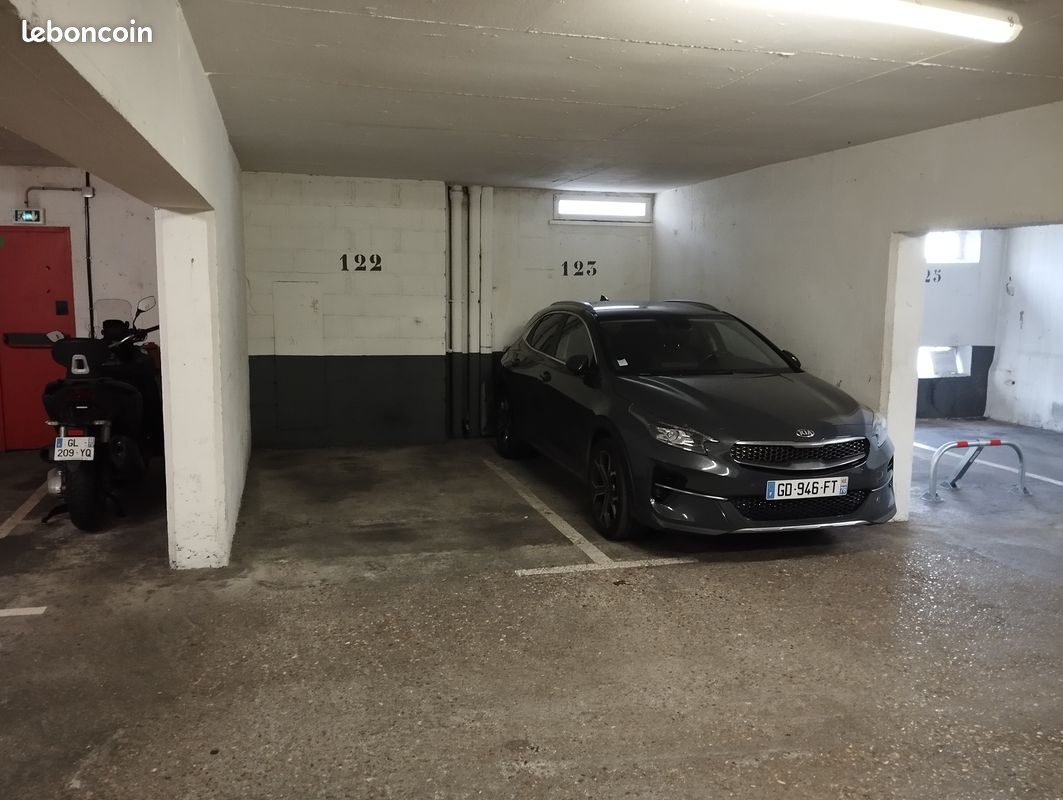 Parkplatz in Paris, France, Nr. 333534