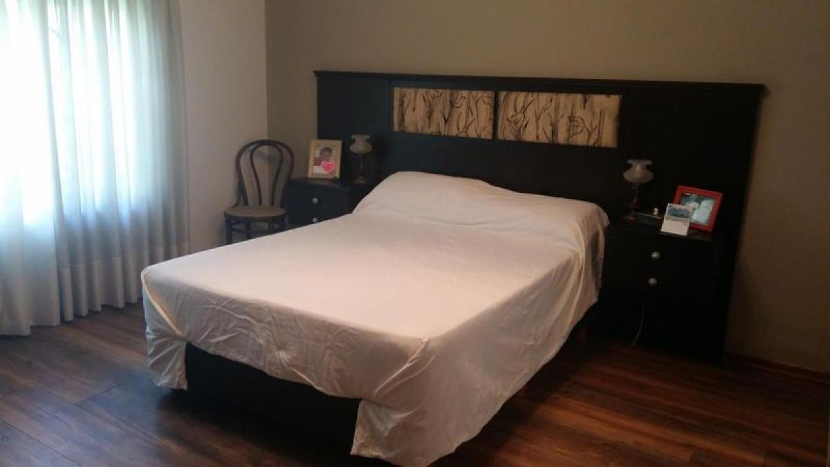 3 bedrooms House in Esteban Echeverria, Argentina No. 1938