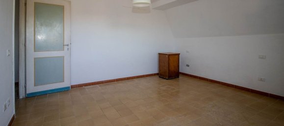 5 rooms Apartment in Montopoli di Sabina, Italy No. 202326 11