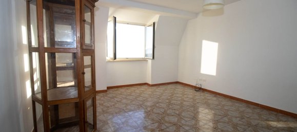 5 rooms Apartment in Montopoli di Sabina, Italy No. 202326 6