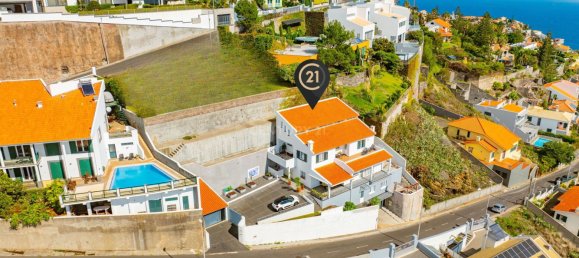 6 bedrooms Commercial property in Canico, Portugal No. 127752 2