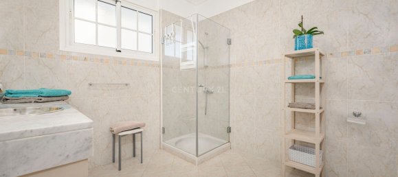 6 bedrooms Commercial property in Canico, Portugal No. 127752 33