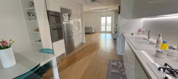 Квартира с 4 комнатами в Чериньола, Италия № 26143 3