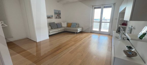 Квартира с 4 комнатами в Чериньола, Италия № 26143 7