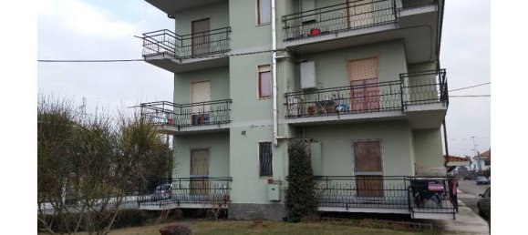 4 rooms Apartment in Rondissone, Italy No. 254147 3