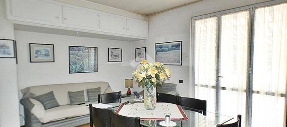 4 bedrooms Villa in Ispra, Italy No. 92178 11