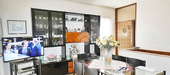 4 bedrooms Villa in Ispra, Italy No. 92178 9