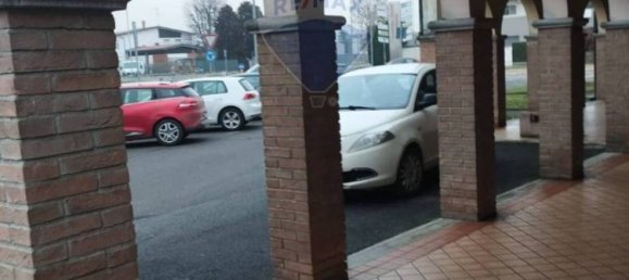 1 room Commercial property in Urago d'Oglio, Italy No. 58303 5