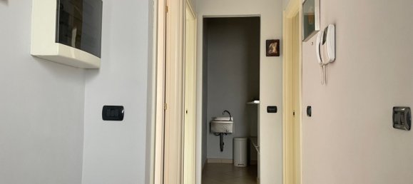 90m² Office in Bareggio, Italy No. 381422 10