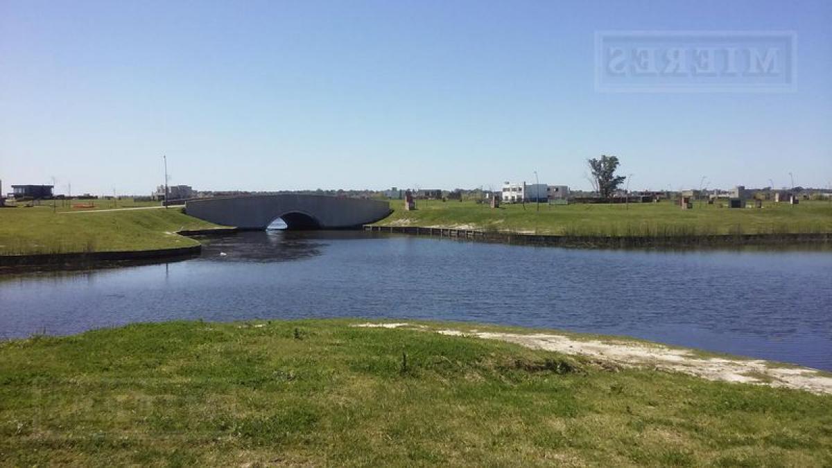  Land in Escobar, Argentina No. 117029