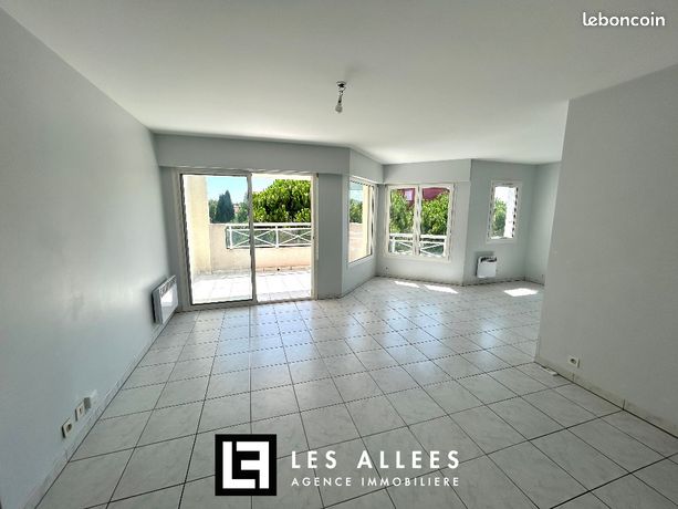 2 chambres Appartement à Montélimar, France No. 305124