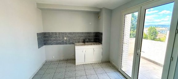 2 chambres Appartement à Montélimar, France No. 305124 5