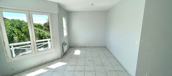 2 chambres Appartement à Montélimar, France No. 305124 4
