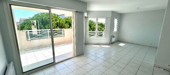 2 chambres Appartement à Montélimar, France No. 305124 2