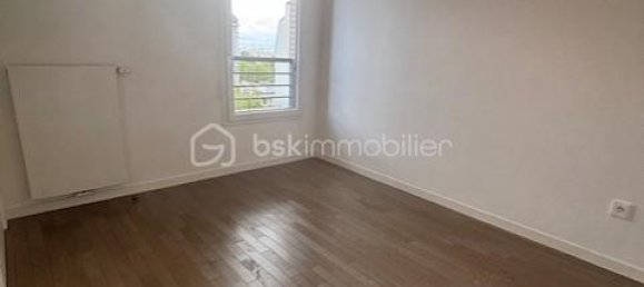 1 bedroom Apartment in Joinville-le-Pont, France No. 327949 6