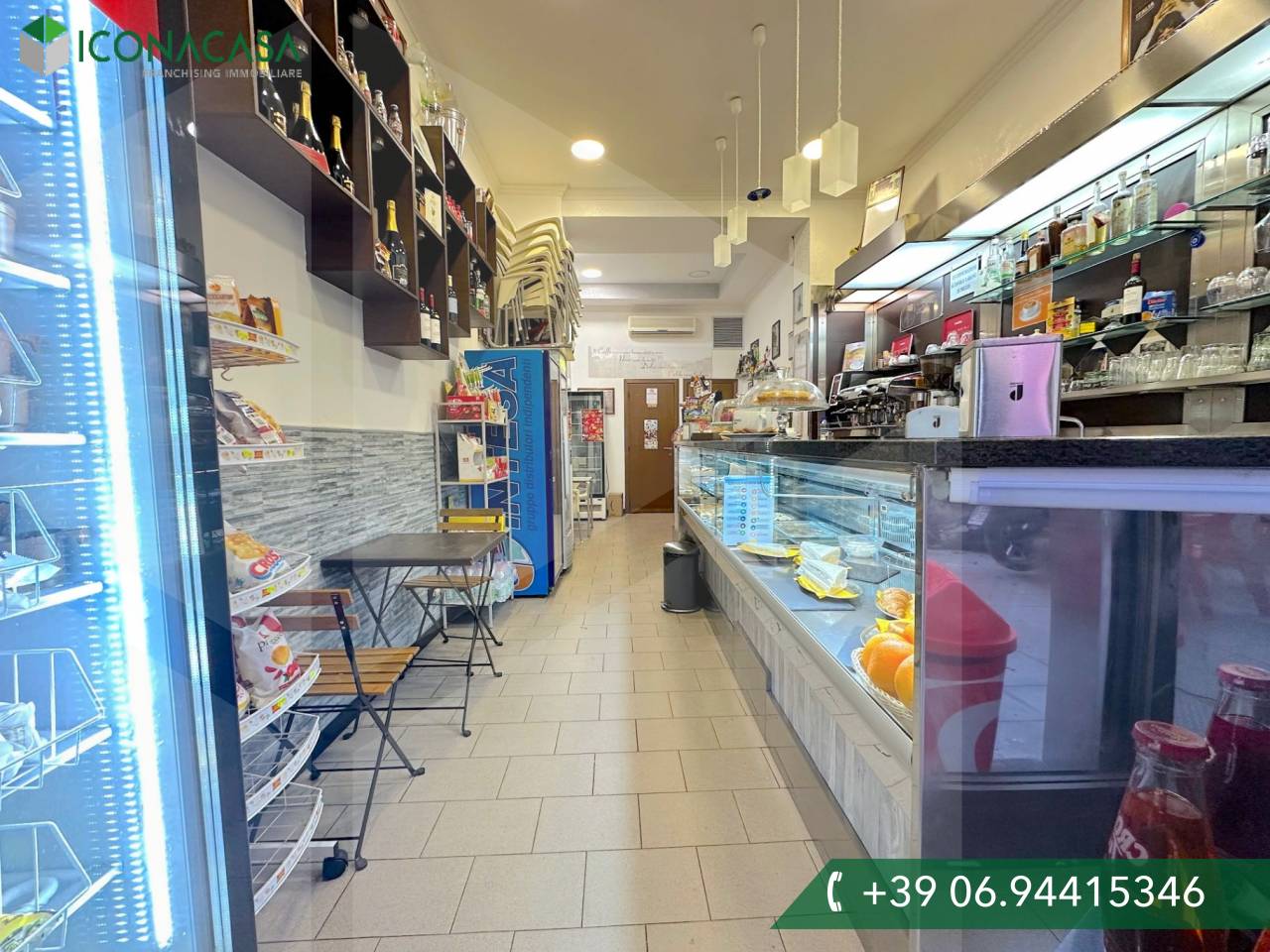 3 rooms Commercial property in Rome, Italy No. 20483