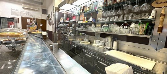 3 rooms Commercial property in Rome, Italy No. 20483 3