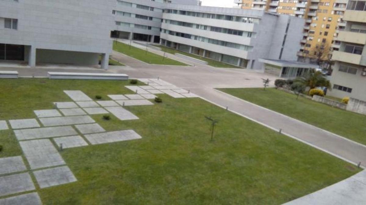 Apartamento de 4 dormitorios en Porto, Portugal No. 3971