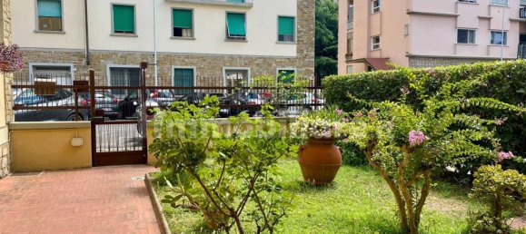 3 bedrooms Apartment in Florence, Italy No. 337566 3