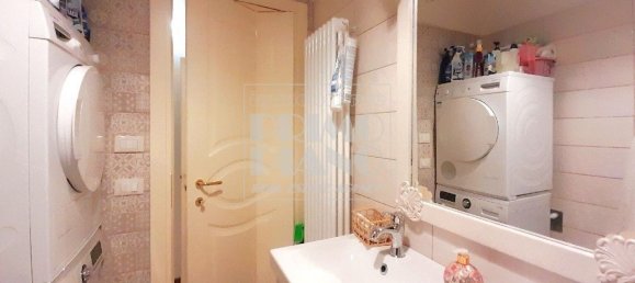 5 rooms Apartment in Lucca, Italy No. 16734 7