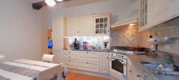 5 rooms Apartment in Lucca, Italy No. 16734 21