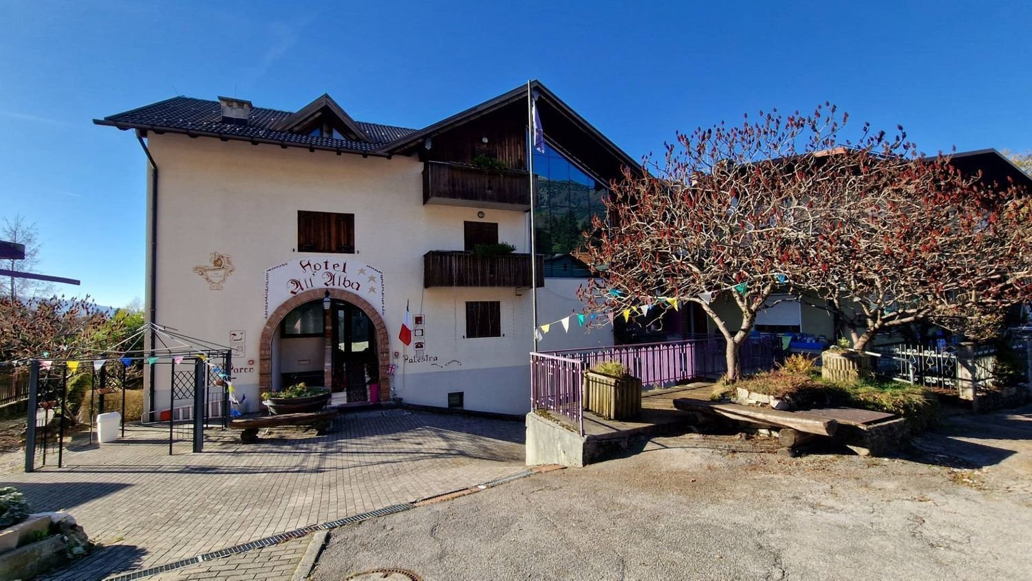 Hotel in Tambre, Italy 4700m², Nr. 152790