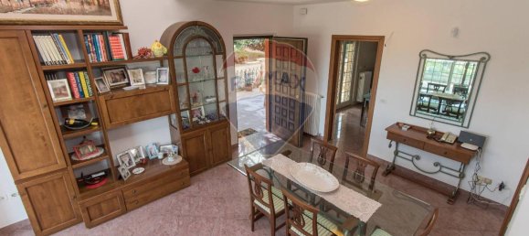 8-salle Villa à Città Sant'Angelo, Italy No. 68097 42