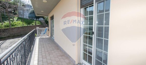 8-salle Villa à Città Sant'Angelo, Italy No. 68097 47