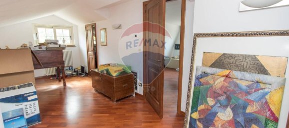 8-salle Villa à Città Sant'Angelo, Italy No. 68097 93