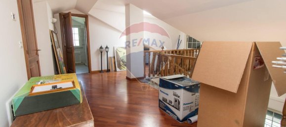 8-salle Villa à Città Sant'Angelo, Italy No. 68097 67