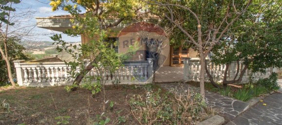 8-salle Villa à Città Sant'Angelo, Italy No. 68097 9