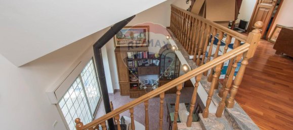 8-salle Villa à Città Sant'Angelo, Italy No. 68097 71