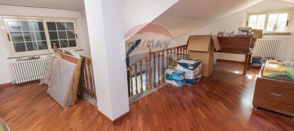 8-salle Villa à Città Sant'Angelo, Italy No. 68097 79