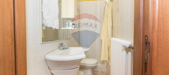 8-salle Villa à Città Sant'Angelo, Italy No. 68097 96