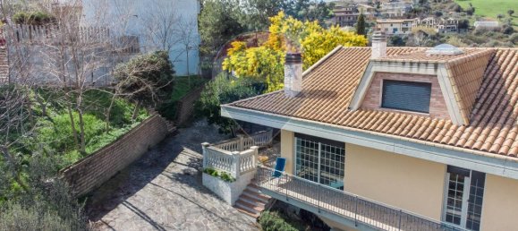 8-salle Villa à Città Sant'Angelo, Italy No. 68097 4