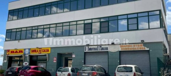 4 rooms Commercial property in Foggia, Italy No. 164728 2